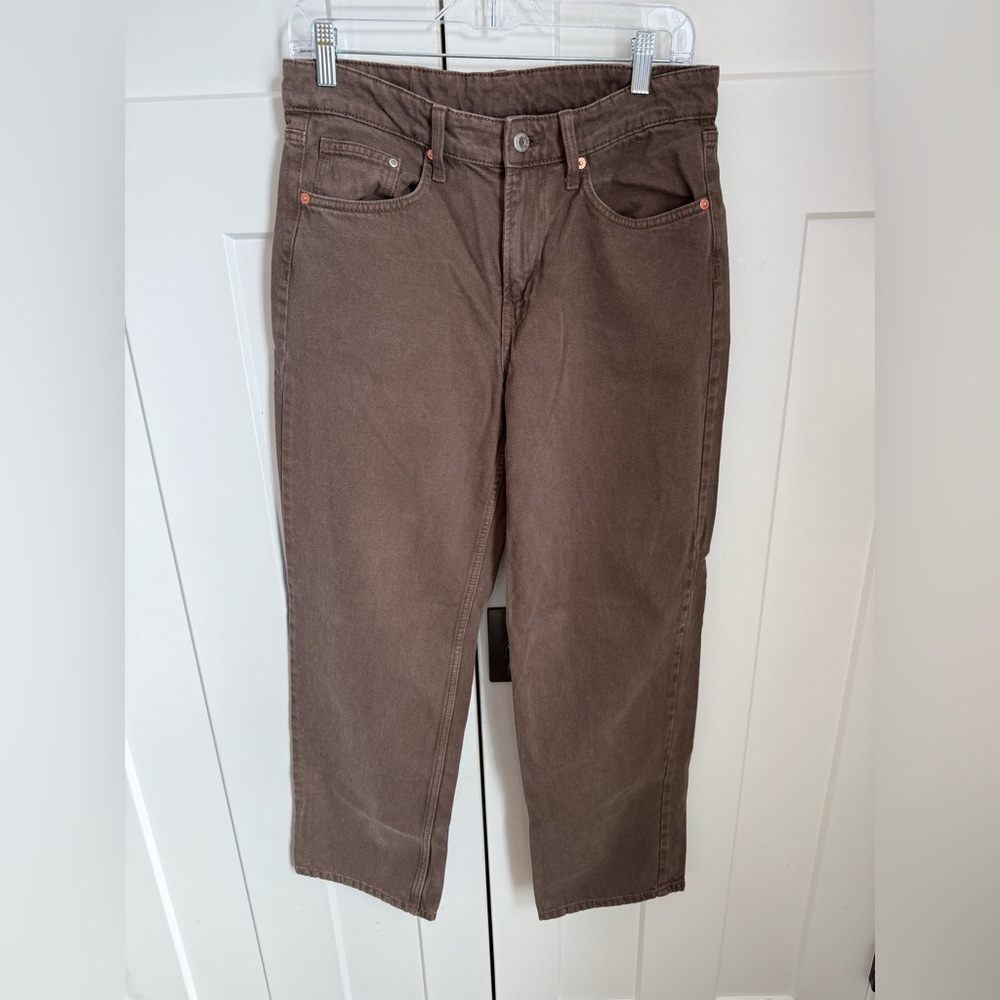 H&M &Denim baggy low waist jeans in brown. Excellent condition. Size 6.